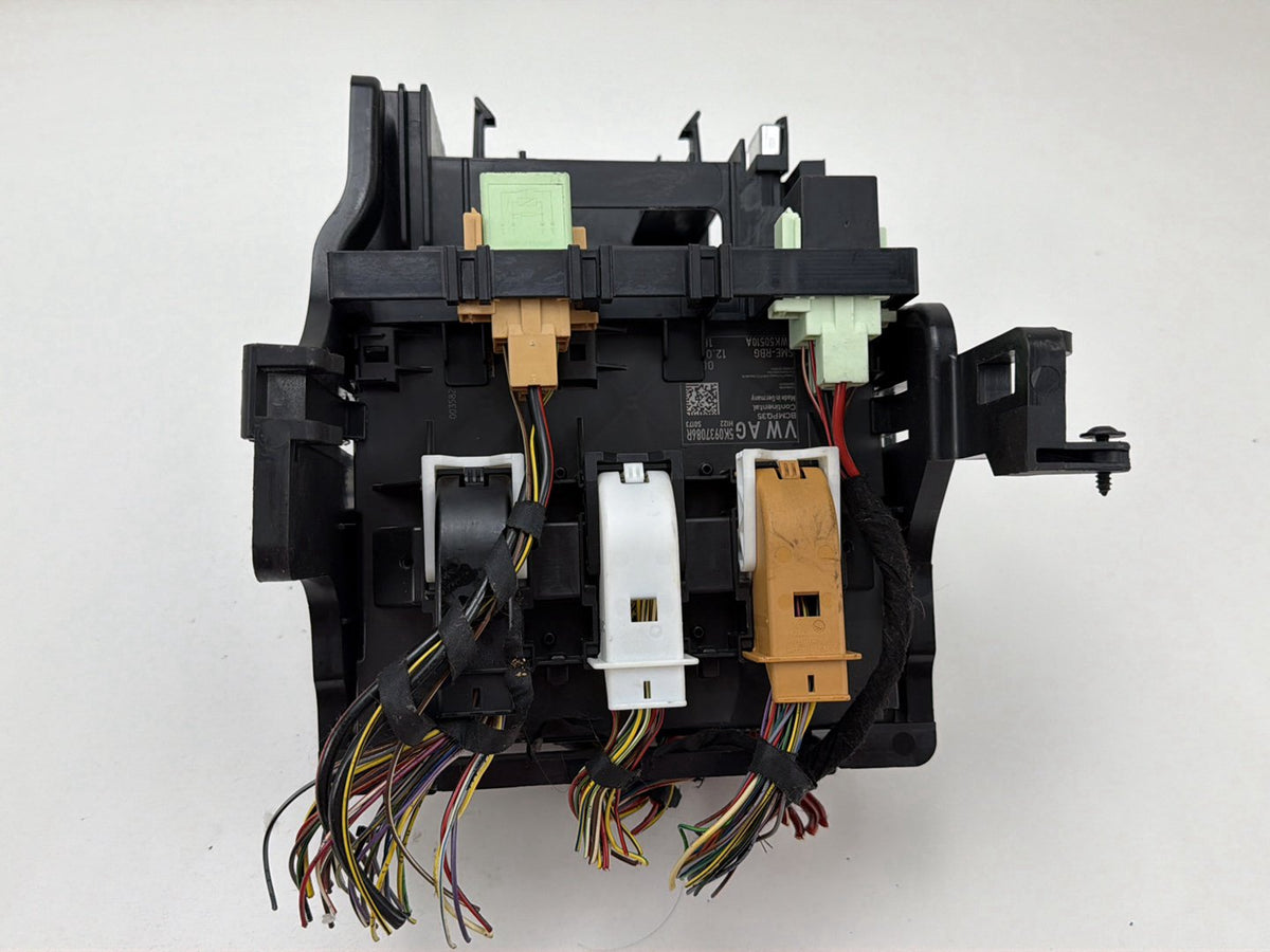 2013-2017 Volkswagen Tiguan Body Control Module 5K0 937 086R OEM