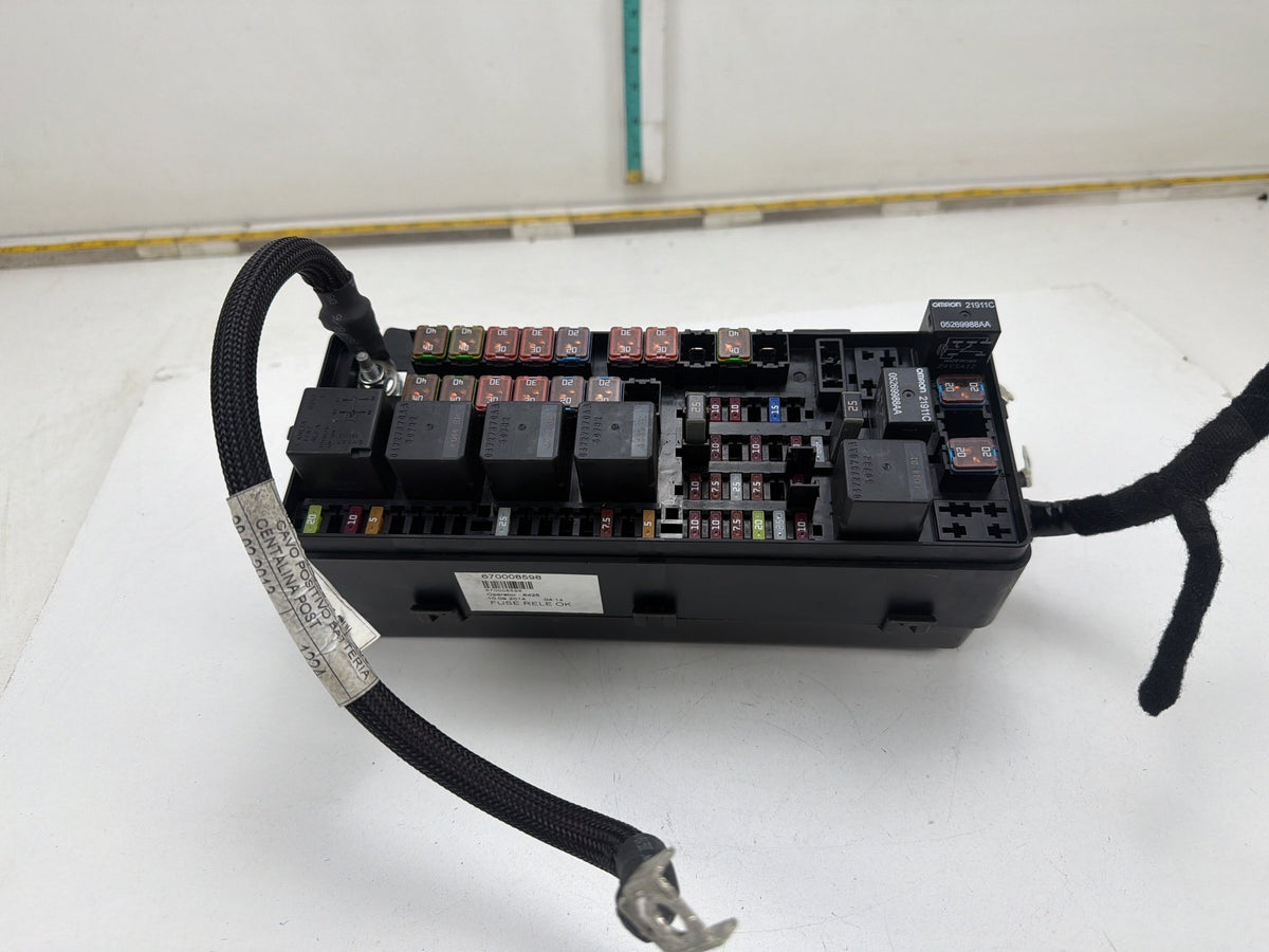 2014-2017 Maserati Ghibli Rear Trunk Fuse Relay Box 670008598 OEM