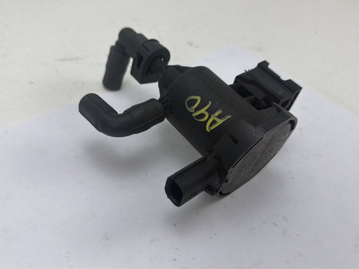2010-2015 Mercedes-Benz ML550 Fuel System Purge Valve A0014760532 OEM