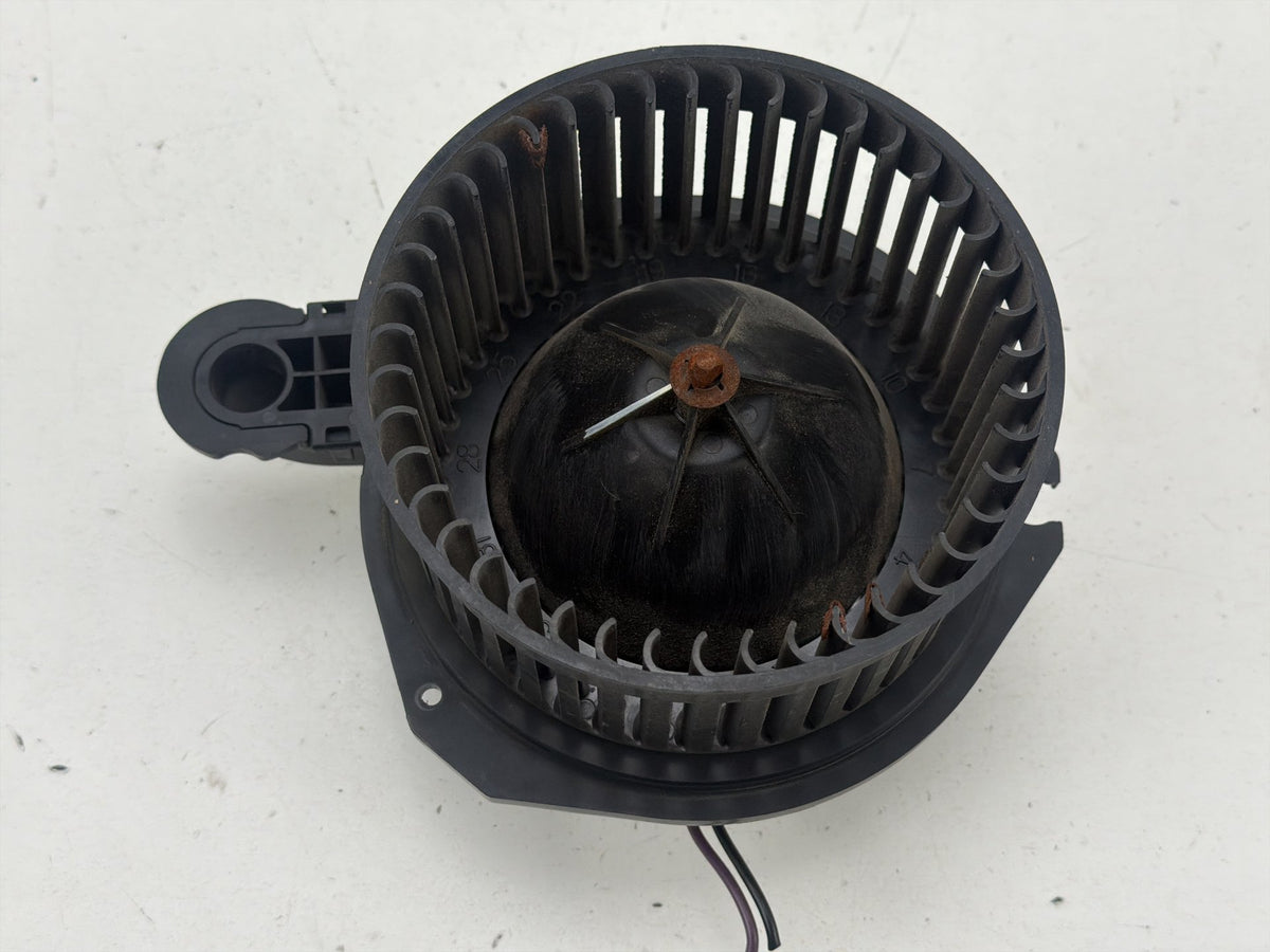 2007-2014 GMC DENALI GMT900 HVAC AC Heater Blower Motor Fan OEM