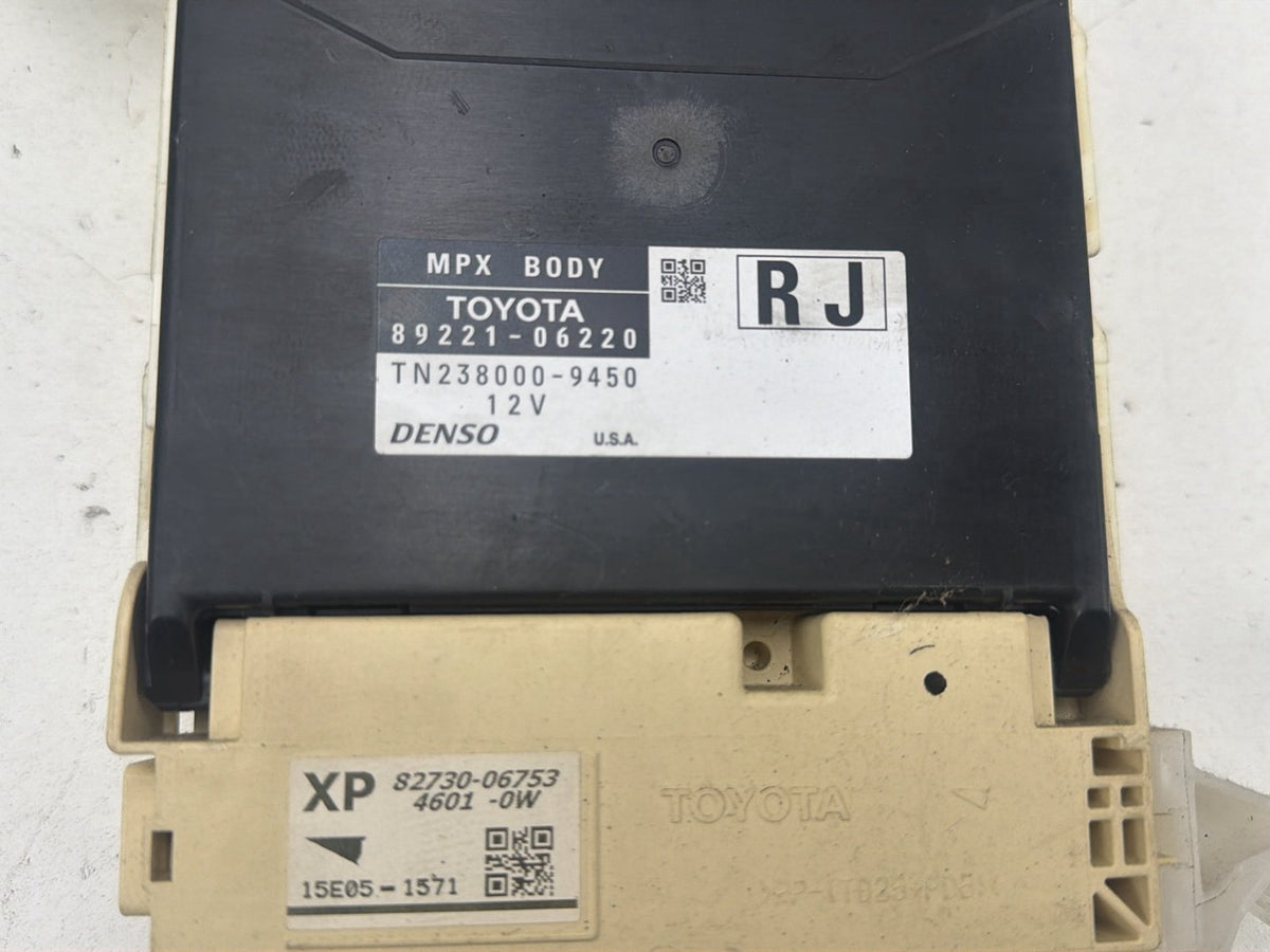 2015-2017 Toyota Camry XV50 - Multiplex Body Control Module 89221-06220 OEM