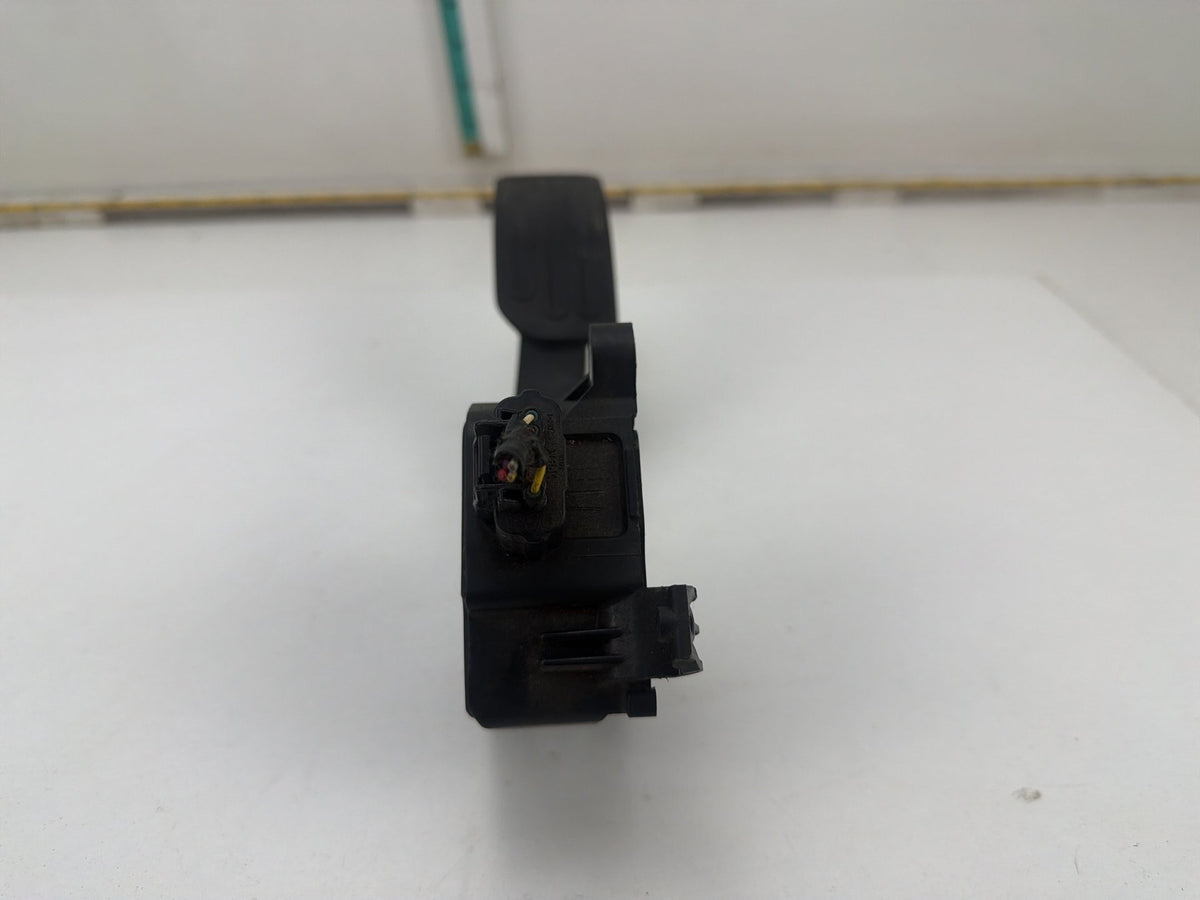 2013-2019 Nissan Sentra Gas Accelerator Pedal 18002 4AF0A OEM