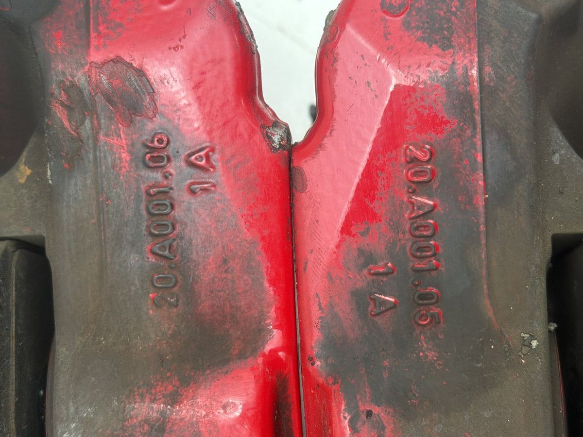 2014-2020 Maserati Quattroporte Front Left & Right Brake Calipers Pair OEM