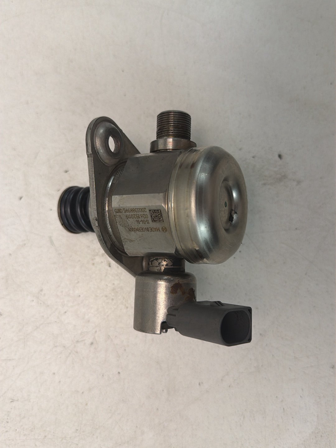 2012-2015 Mercedes-Benz S-Class W221 Right High Pressure Fuel Pump A2780700601 OEM