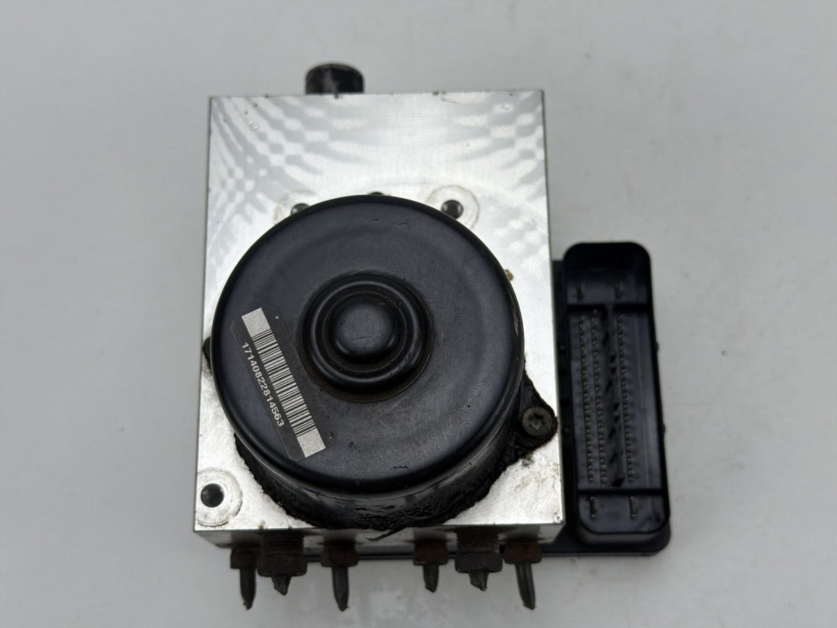 2006-2008 Nissan Armada ABS Pump Control Module Assembly 47660-ZC30C OEM