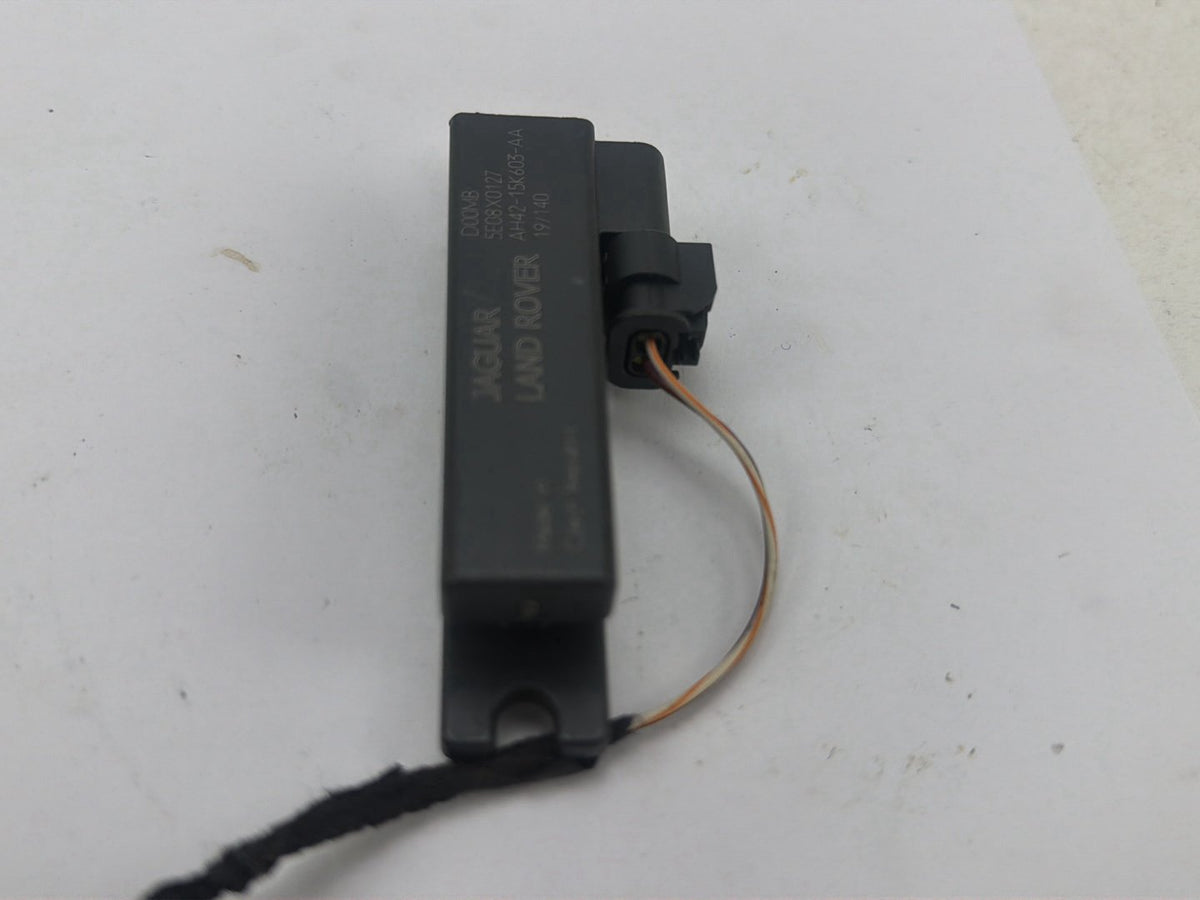 2018-2020 Jaguar F-Pace - Keyless Entry Sensor Antenna Module AH42-15K603-AA OEM