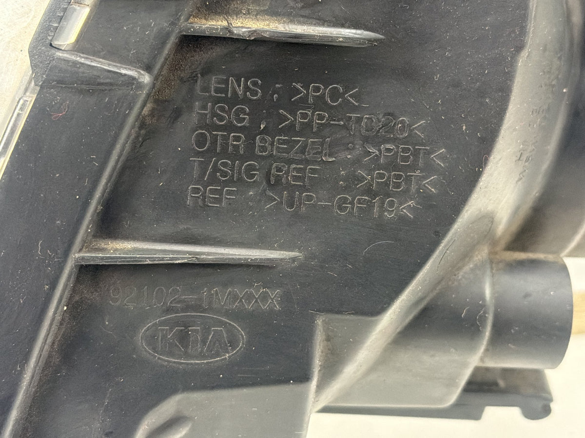 2010-2013 Kia Forte Front Right Passenger Side Headlight Lamp Assembly OEM