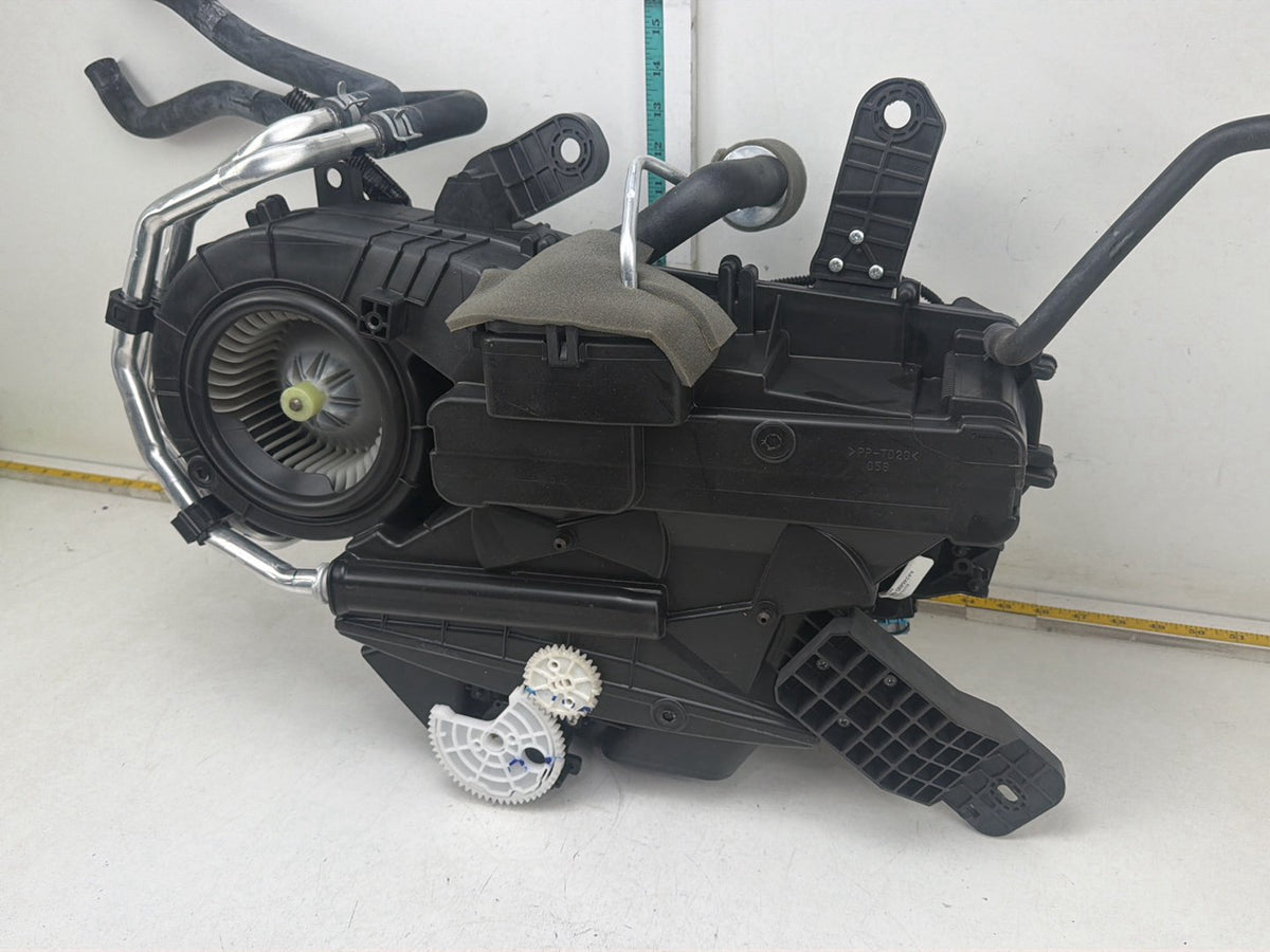 2017-2020 Toyota Sienna L30-Blower Motor Fan Evaporator Assembly 87030-08131 OEM