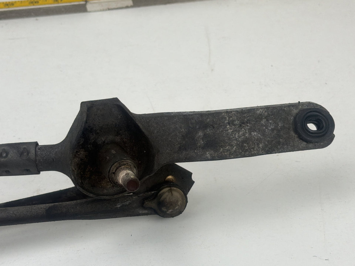 2010-2016 Buick LaCrosse Front Windshield Wiper Transmission Linkage Motor OEM
