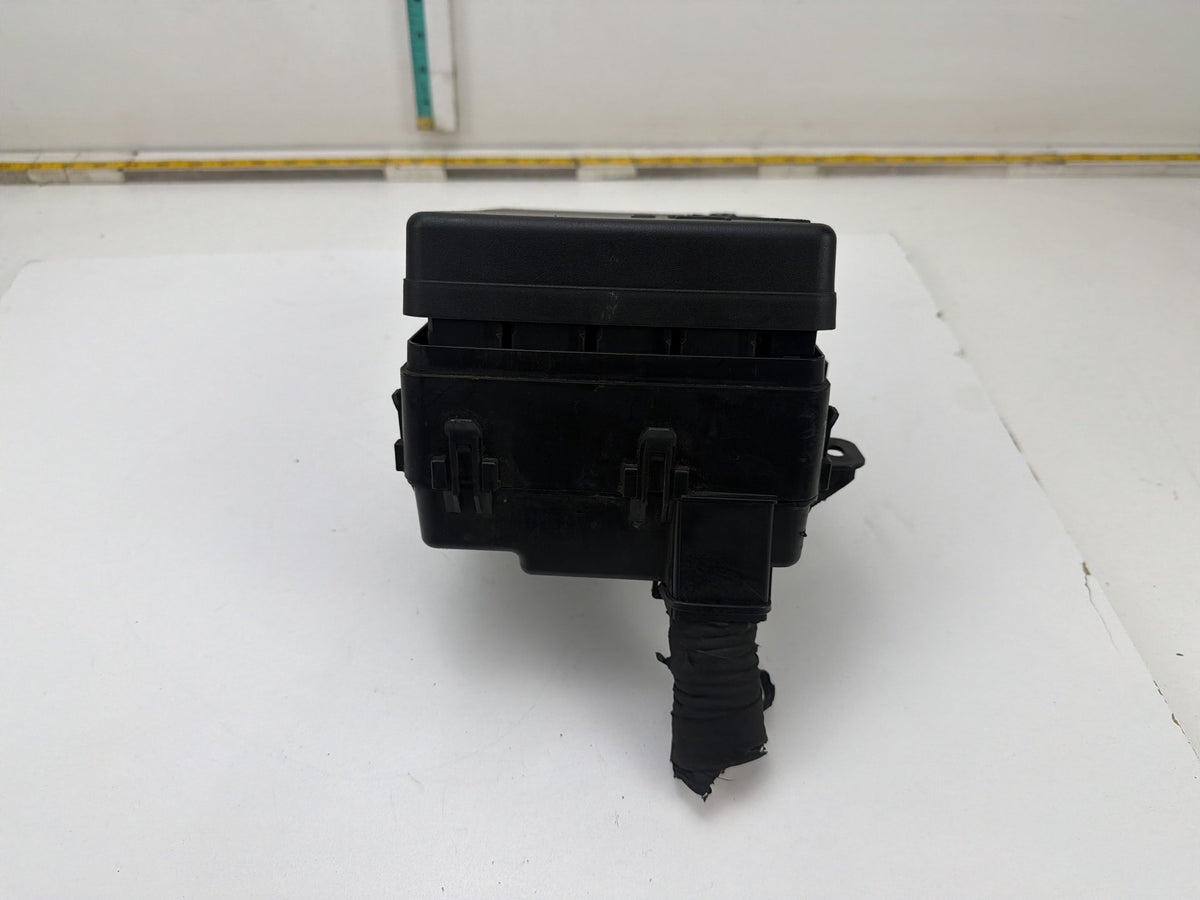 2014-2021 Maserati Quattroporte Rear Trunk Battery Pre-Fuse Box Block OEM