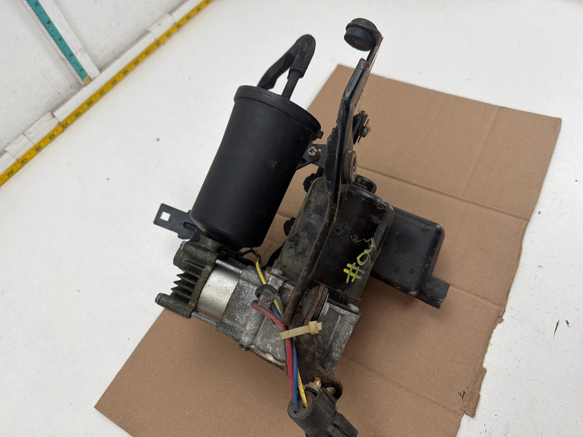 2003-2006 Lincoln Navigator U228 Air Ride Suspension Compressor Pump OEM