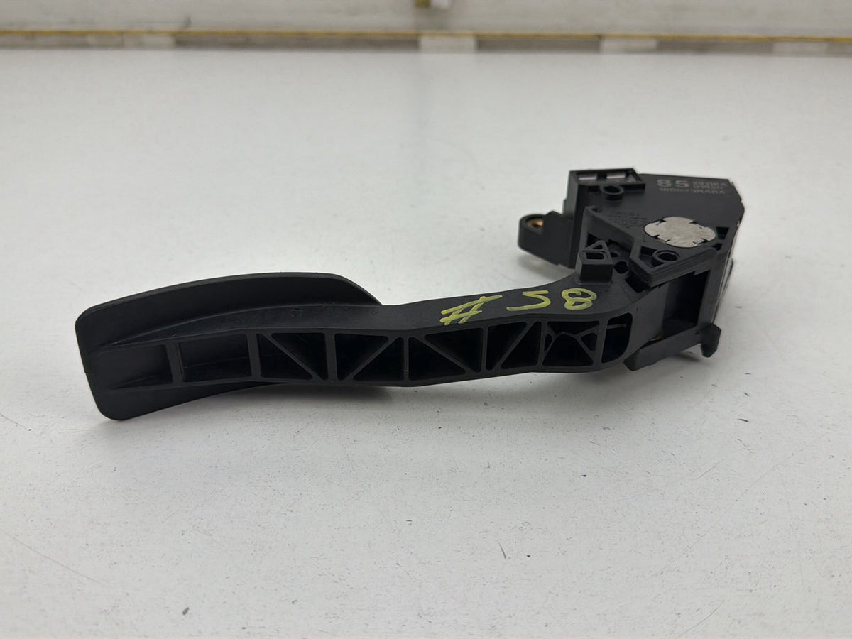 2017-2019 Nissan Sentra B17-Accelerator Gas Pedal 18002-3RA0A OEM