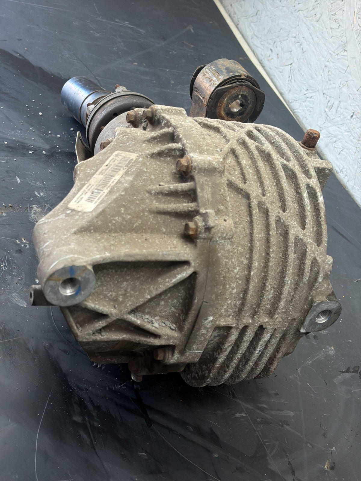2014-2017 Maserati Ghibli Rear Axle Differential Carrier Assembly 670030134 OEM