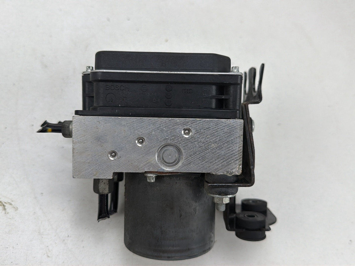 2011-2013 Infiniti G37-Rear Left ABS Anti-Lock Brake Pump Module 47660-1NM1D OEM