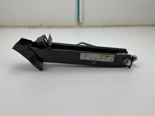 2013-2017 Volkswagen Tiguan Jack/Tool Kit 5N0011031A OEM