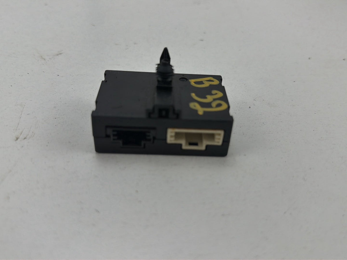 2010-2012 Mercedes-Benz E-Class Rear View Backup Camera Control Module OEM