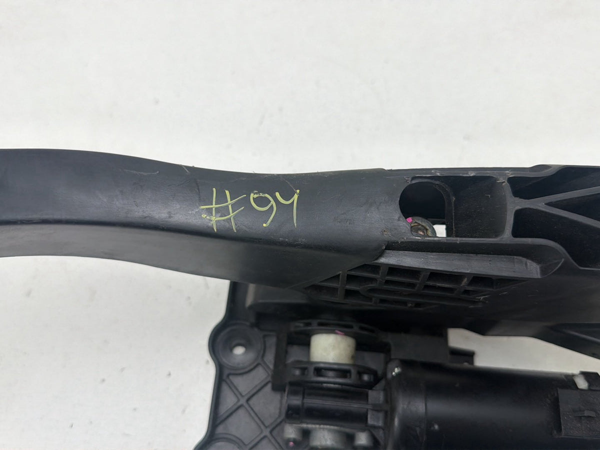 2003-2006 Lincoln Navigator U228 - Accelerator Gas Pedal OEM