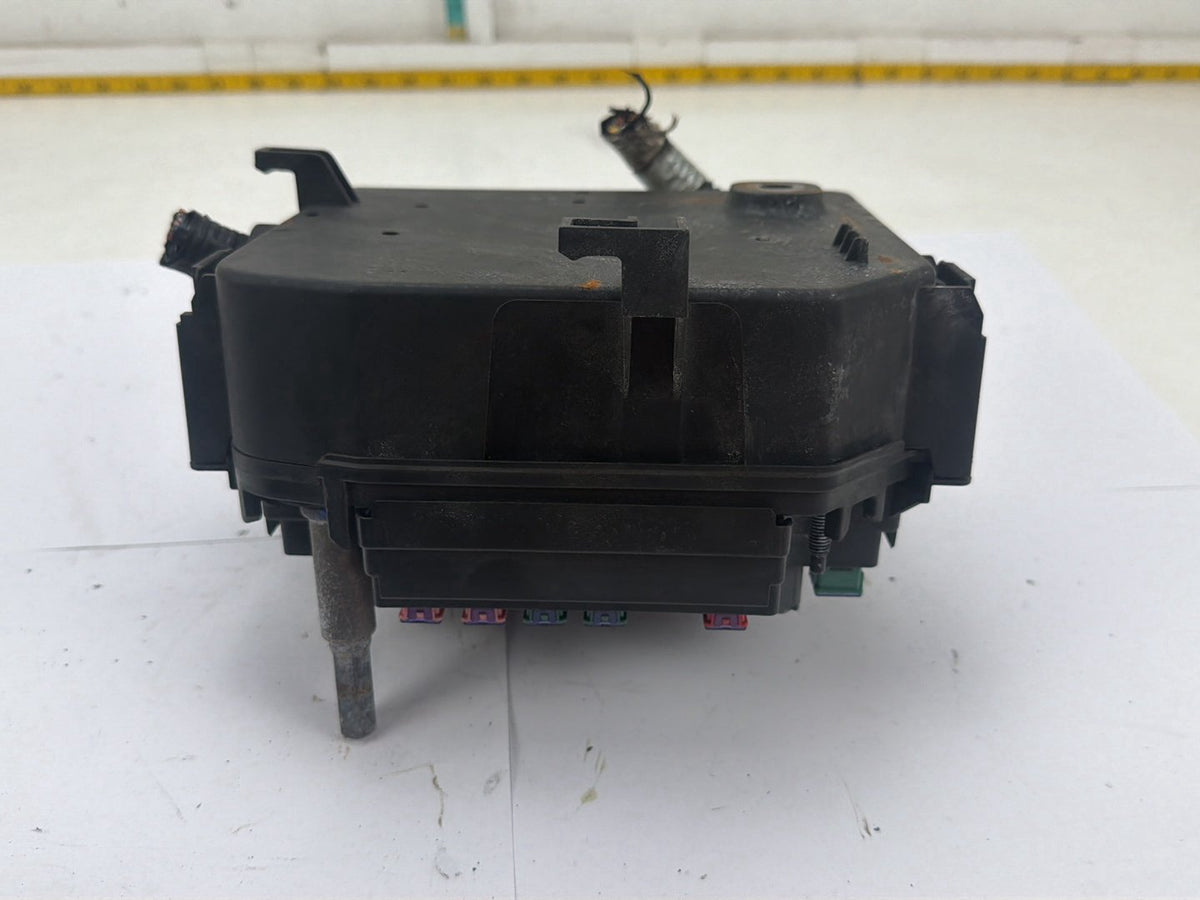 2006 Saturn Ion Engine Underhood Fuse Box Body Control Module BCM OEM