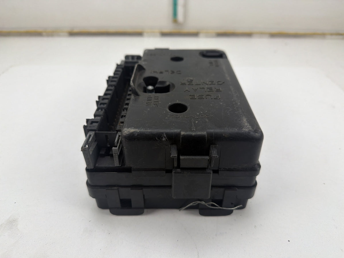 2006 Chevrolet Trailblazer Rear Fuse Relay Box Junction Block 15194396 OEM