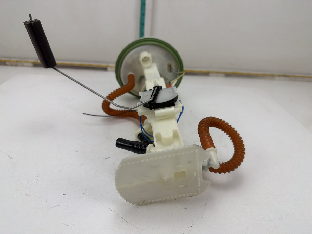 2010-2013 BMW X5 Fuel Pump Level Sender Assembly 7172466 OEM