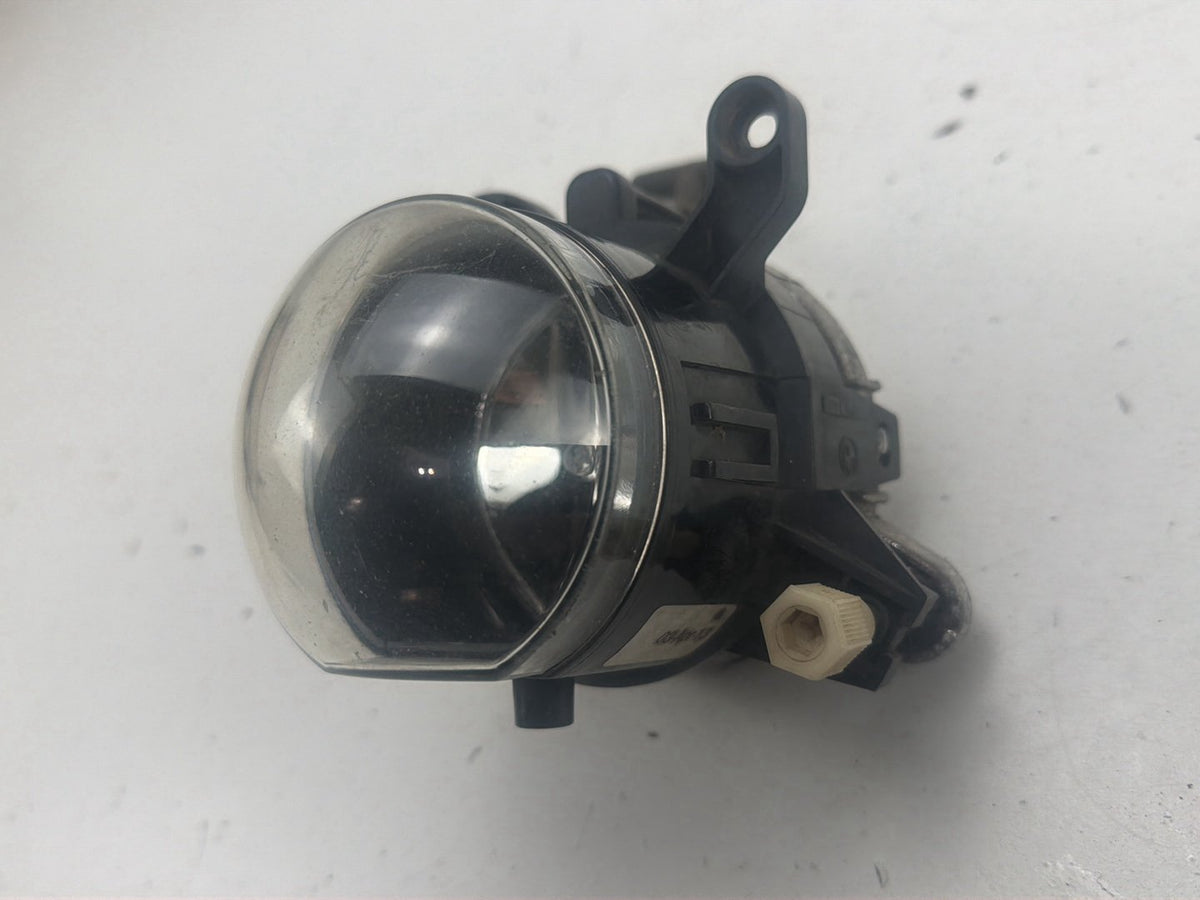 2001-2003 BMW 330Ci Front Left Driver Side Fog Light 8371907 OEM