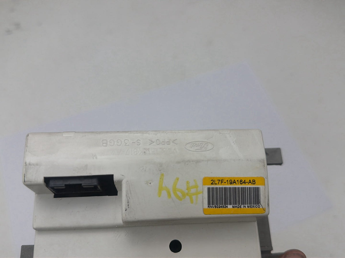 2003-2006 Lincoln Navigator U228-Audio Radio Headphone Control 2L7F-19A164-AB OEM