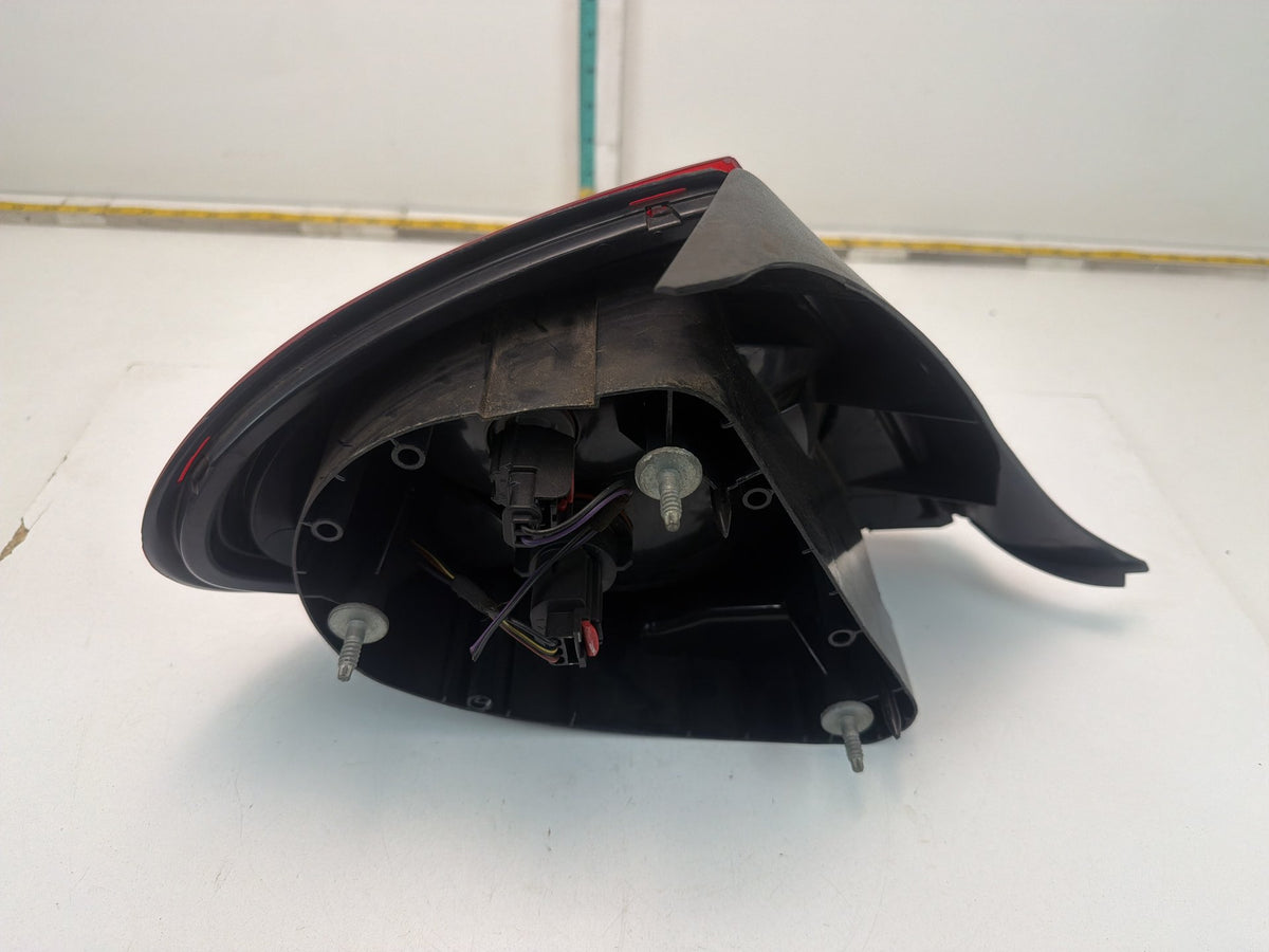 2003-2005 Dodge Neon Right Passenger Side Outer Tail Light Lamp Assembly OEM