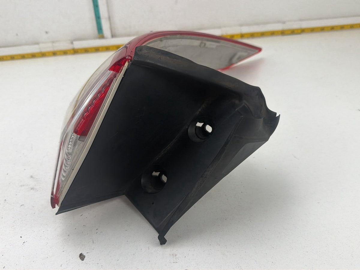 2013-2016 Ford Escape Left Side Outer Quarter Panel Tail Light CJ5Z-13405-B OEM