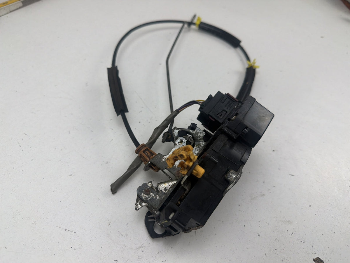2007-2014 GMC DENALI GMT900 Front Left Driver Side Power Door Lock Actuator OEM