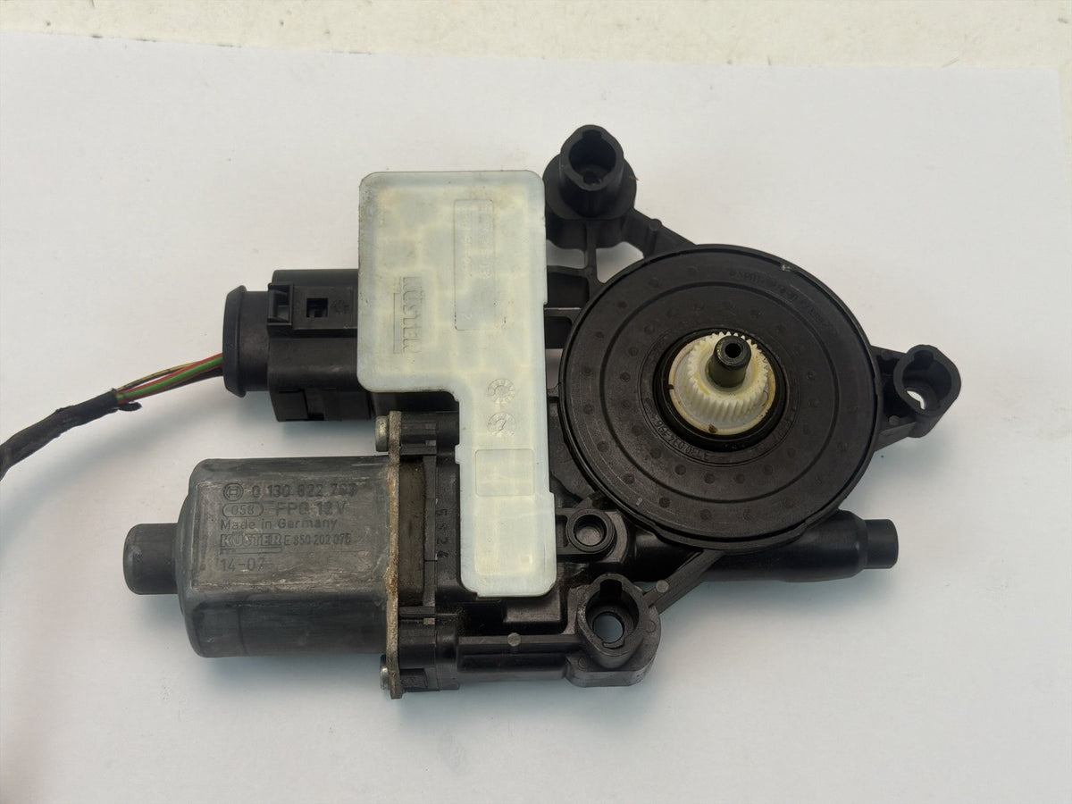 2015-2020 Audi A3 Right Passenger Side Window Regulator Motor 5Q0959811C OEM