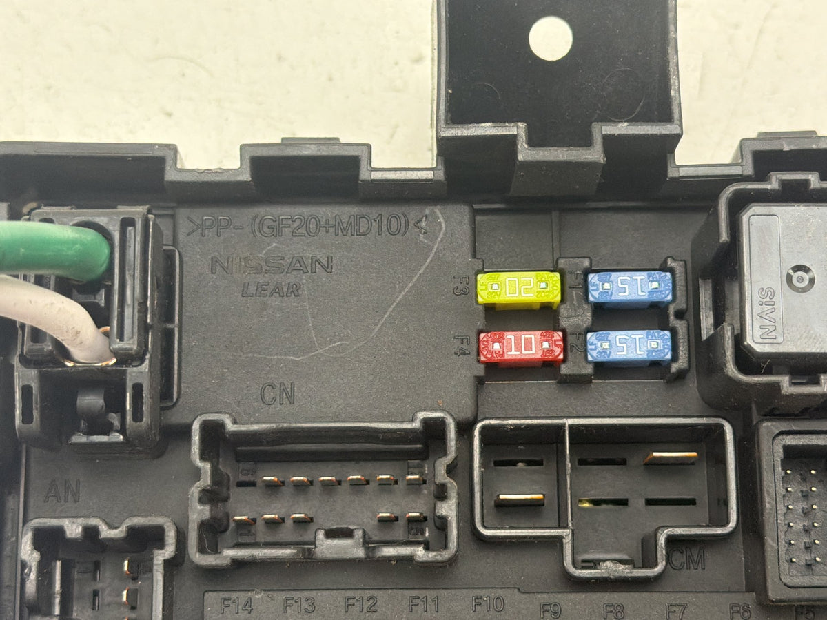 2011-2013 Infiniti QX56 Fuse Relay Box Integrated Power Module 284B7 1LA0A OEM