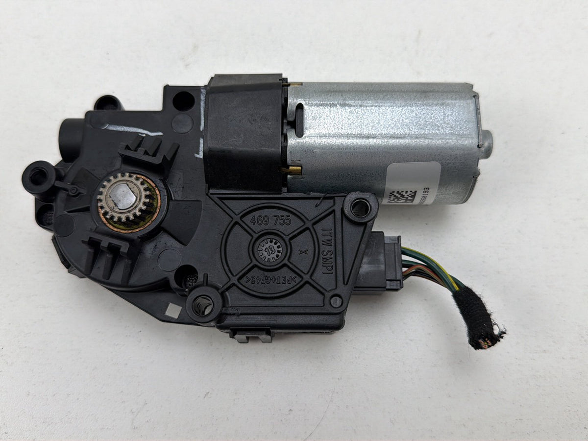 2012-2015 BMW X1 E84- Wiper Motor PN: 10025374A OEM