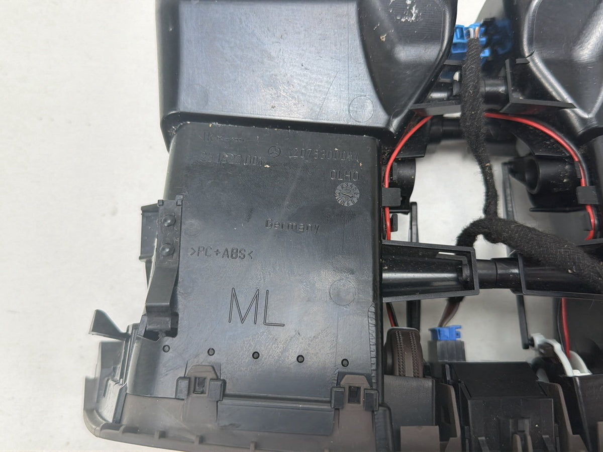 2010-2011 Mercedes-Benz E-Class-Dashboard Central Air Vent A2078300054 OEM