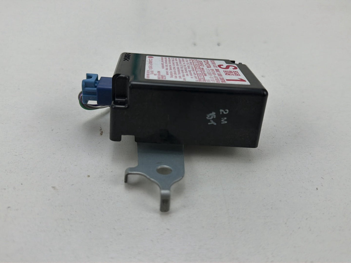 2010-2015 Toyota Prius W30- Smart Door Receiver Control Module 89740-47050 OEM