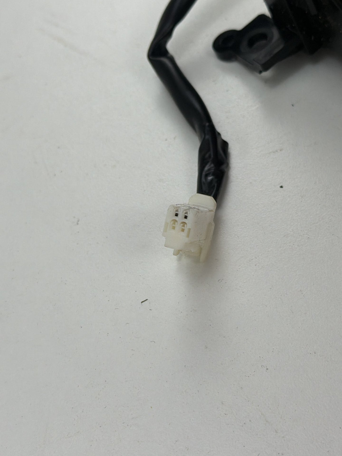 2009-2012 Lexus ES350 V40 - Steering Column Cruise Control Switch 18A174 OEM