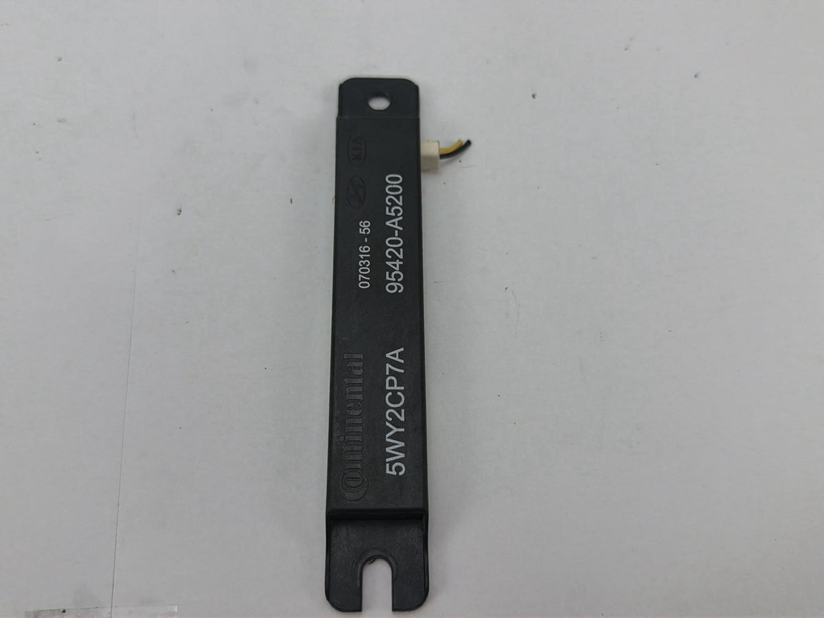 2015-2021 Kia Sedona KNDMB5C19H6250178 - Keyless Entry Antenna PN: 95420-A5200