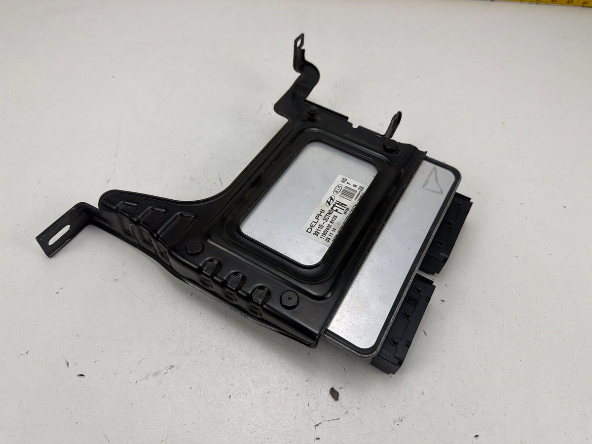 2015-2017 Hyundai Azera Engine Computer Control Module 39110-3CTN0 OEM