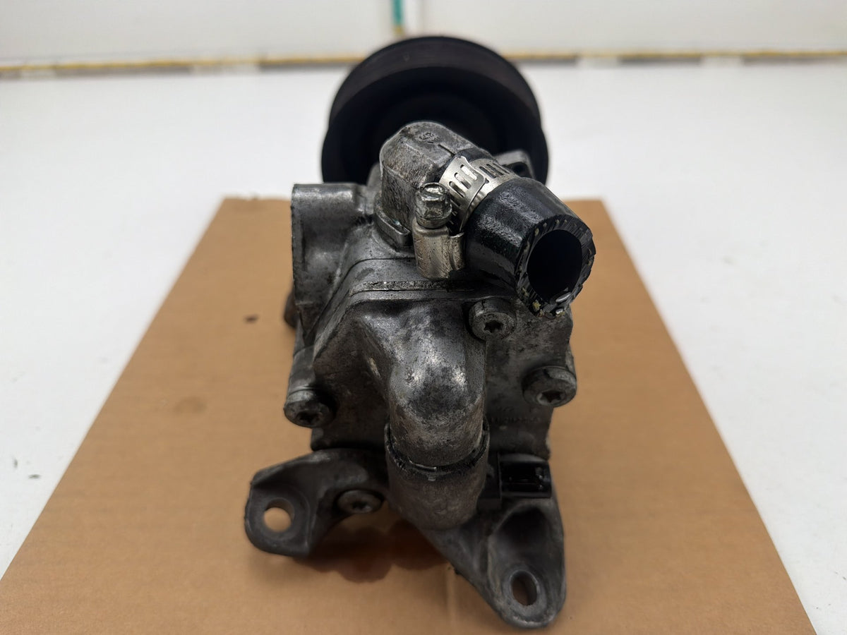 2011-2013 BMW X5 Power Steering Pump With Pulley Assembly 7582944 OEM