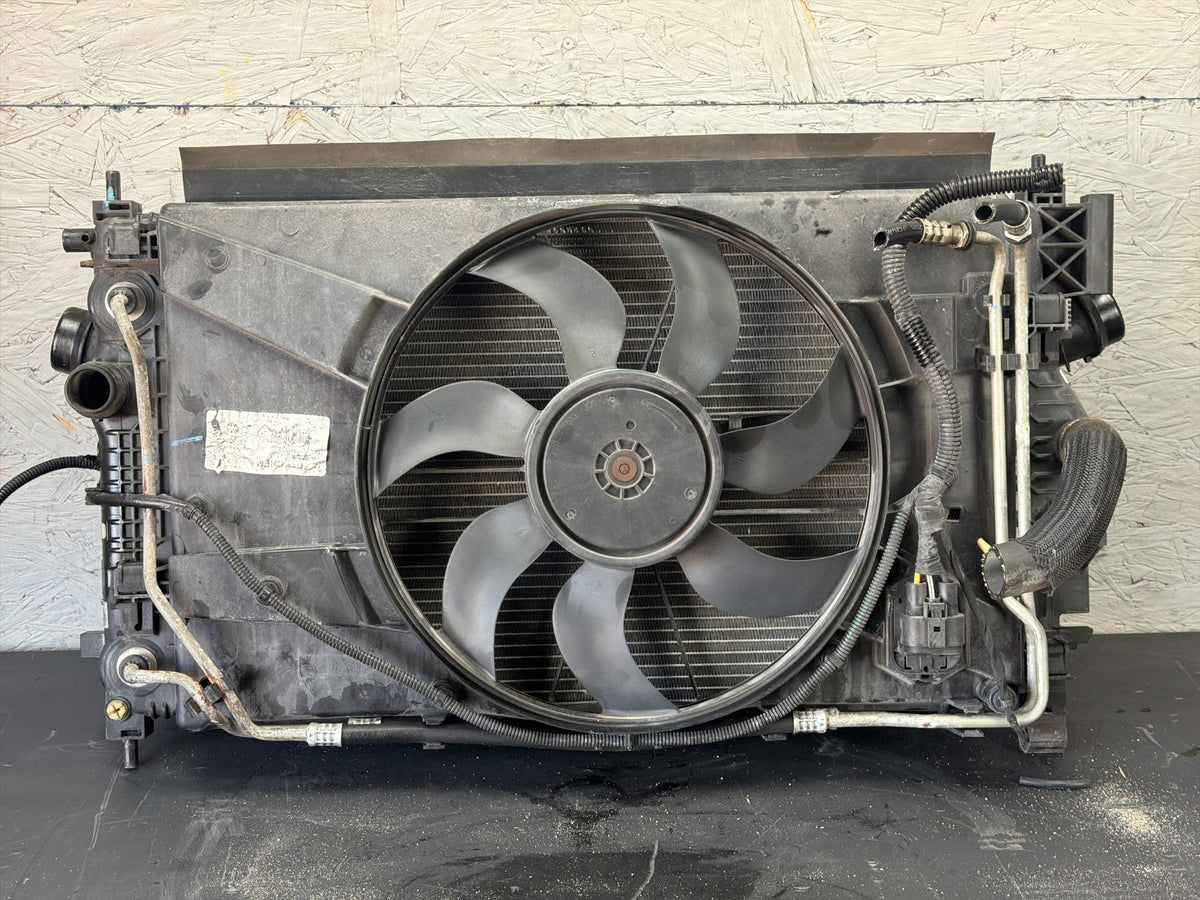 2016-2019 Chevrolet Cruze Front Engine Cooling Radiator Assembly OEM
