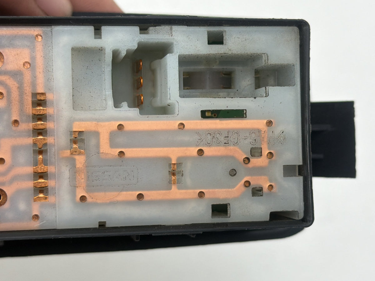 2010-2013 Nissan Qashqai Front Left Driver Side Master Power Window Switch OEM