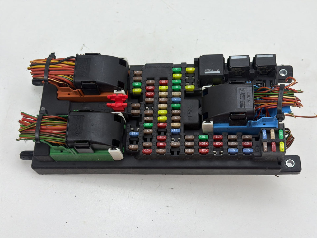 2010-2012 Land Rover Range Rover L322 Junction Fuse Box Body Control Module OEM