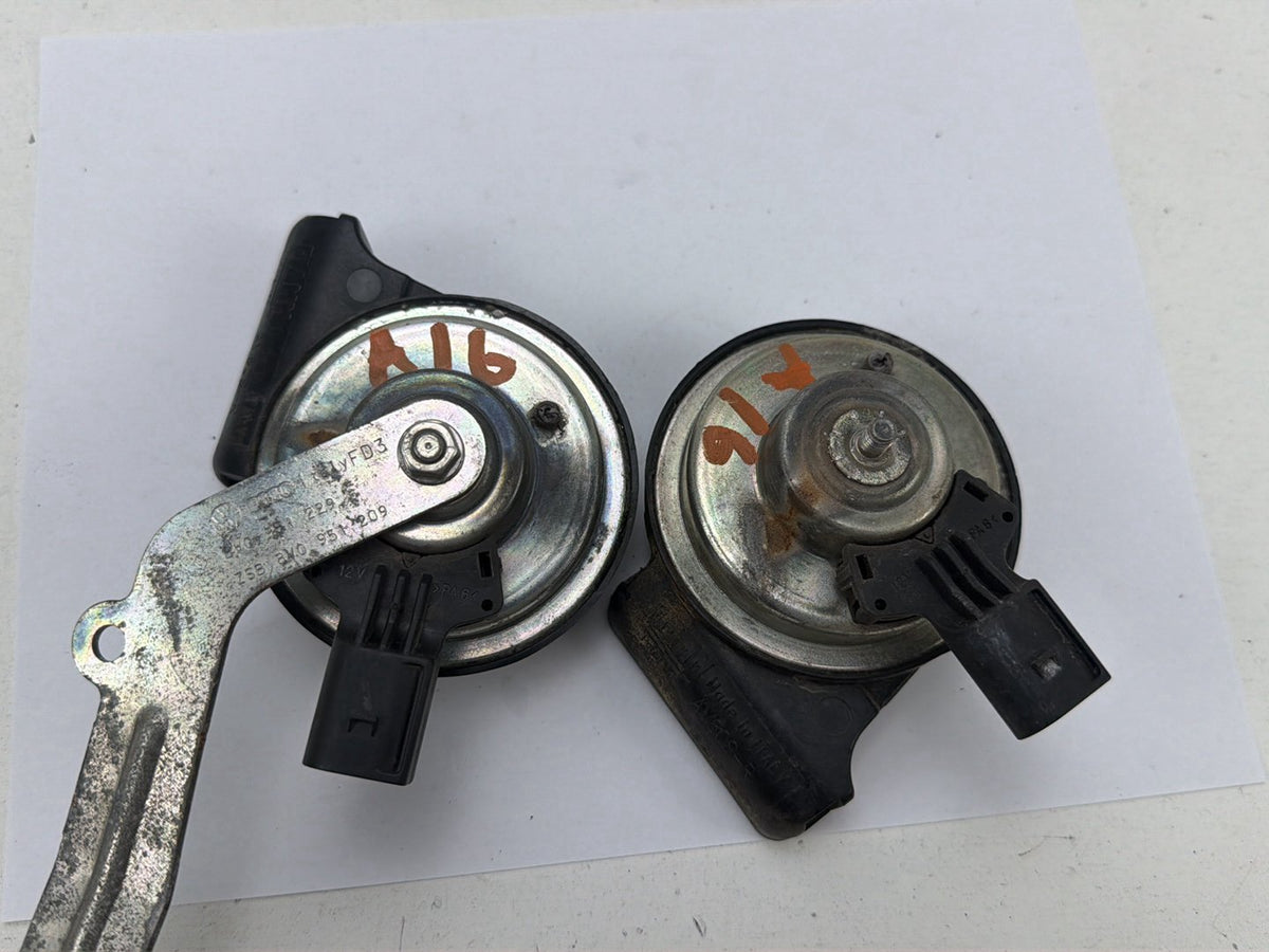 2014-2017 Maserati Ghibli High & Low Tone Horn Signal A046522 OEM