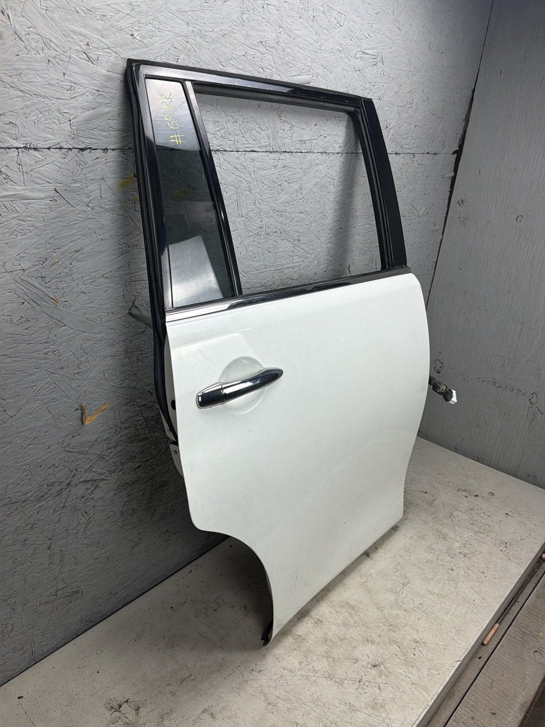 2011-2013 Infiniti QX56 Rear Right Door Shell With Quarter Glass OEM