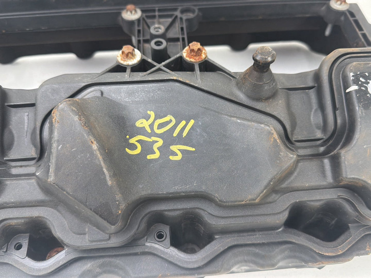 2011-2016 BMW 535i Engine Cylinder Head Valve Cover 7570292 OEM