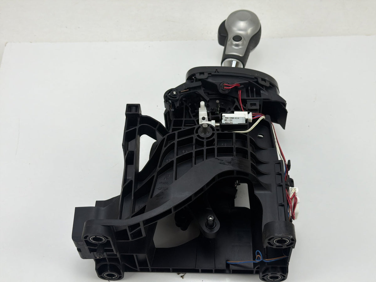 2014-2017 Nissan Rogue Automatic Transmission Floor Shifter Lever Assembly OEM