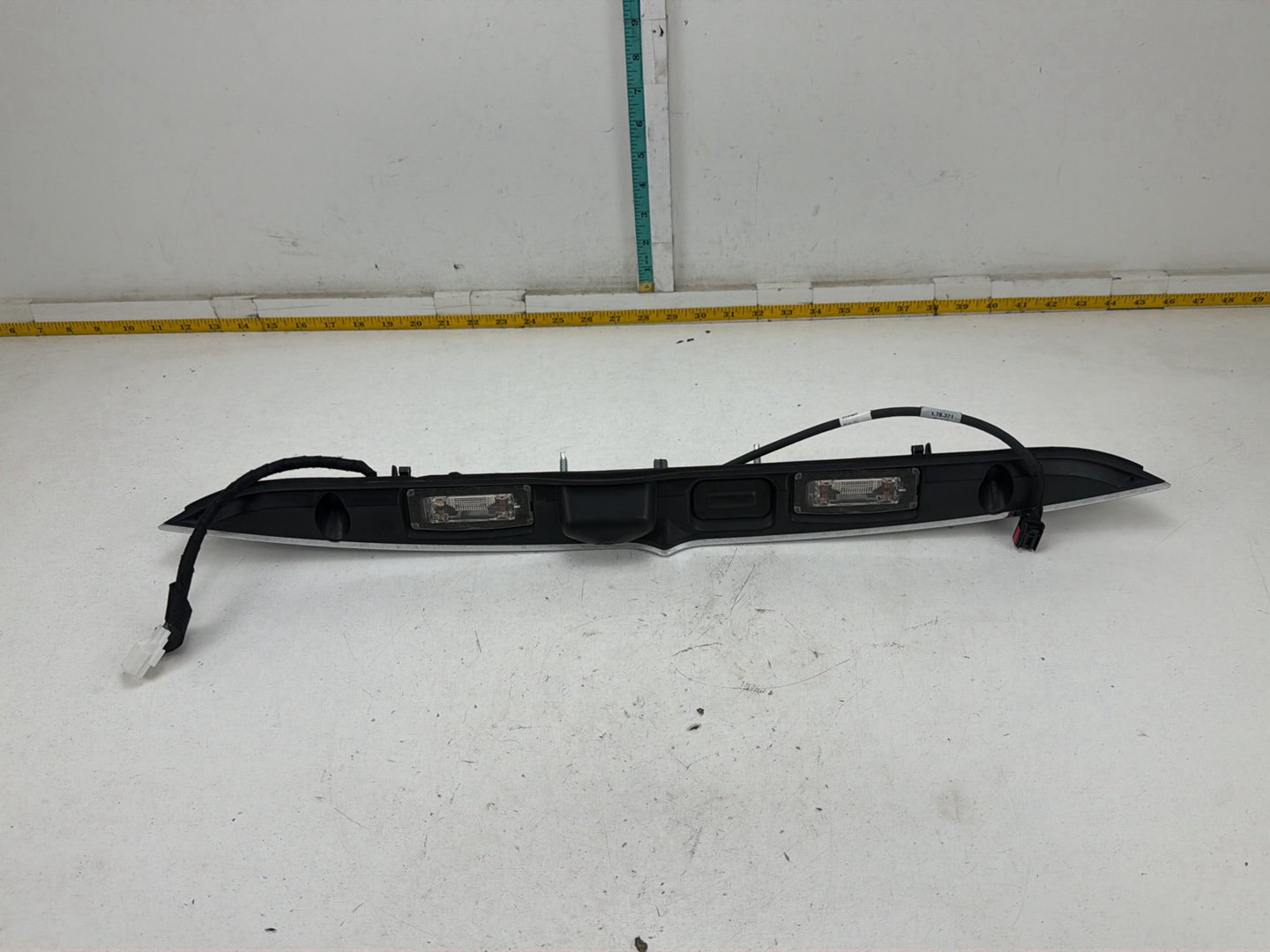 2014-2017 Maserati Ghibli Trunk Lid Moulding Trim Panel 670071822 OEM