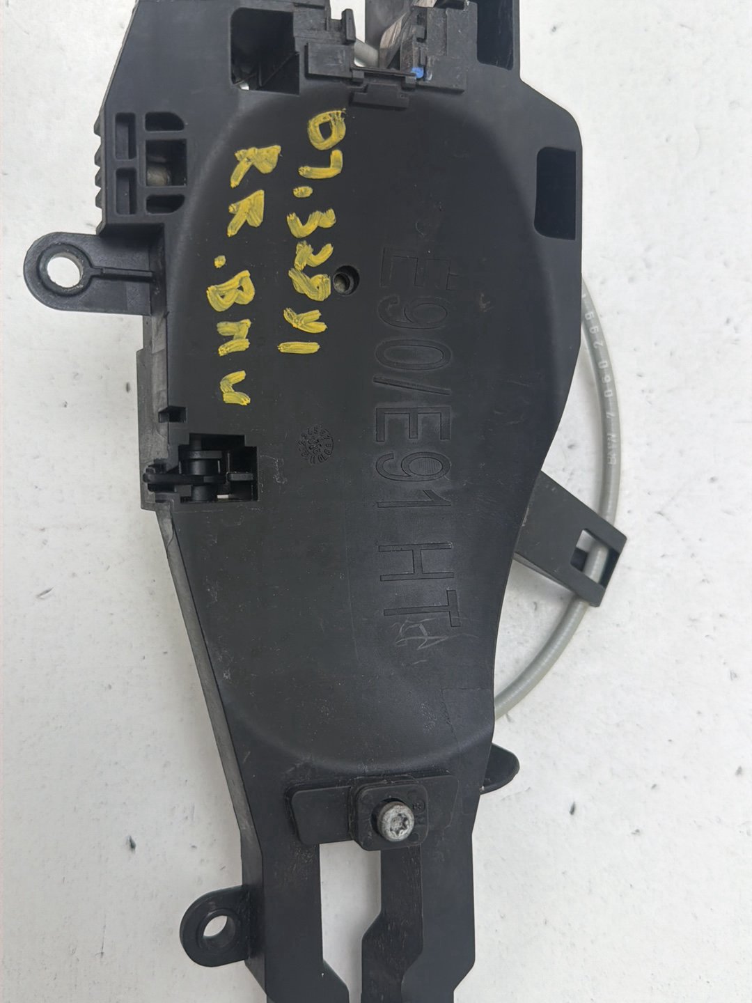2007-2008 BMW 328xi Rear Right Side Outer Door Handle Carrier Bracket OEM