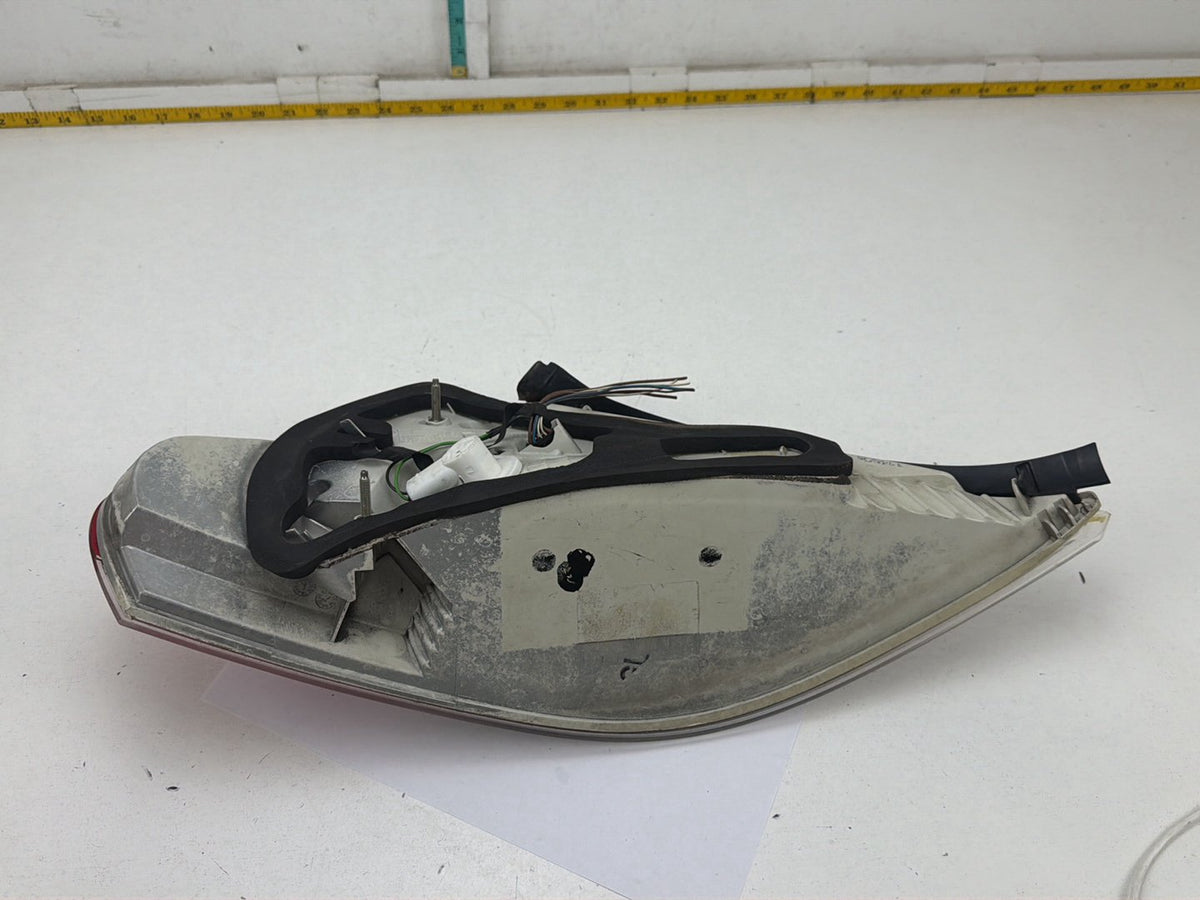2006-2007 BMW M6 E64 Rear Right Passenger Outer Tail Light Lamp 7170976 OEM