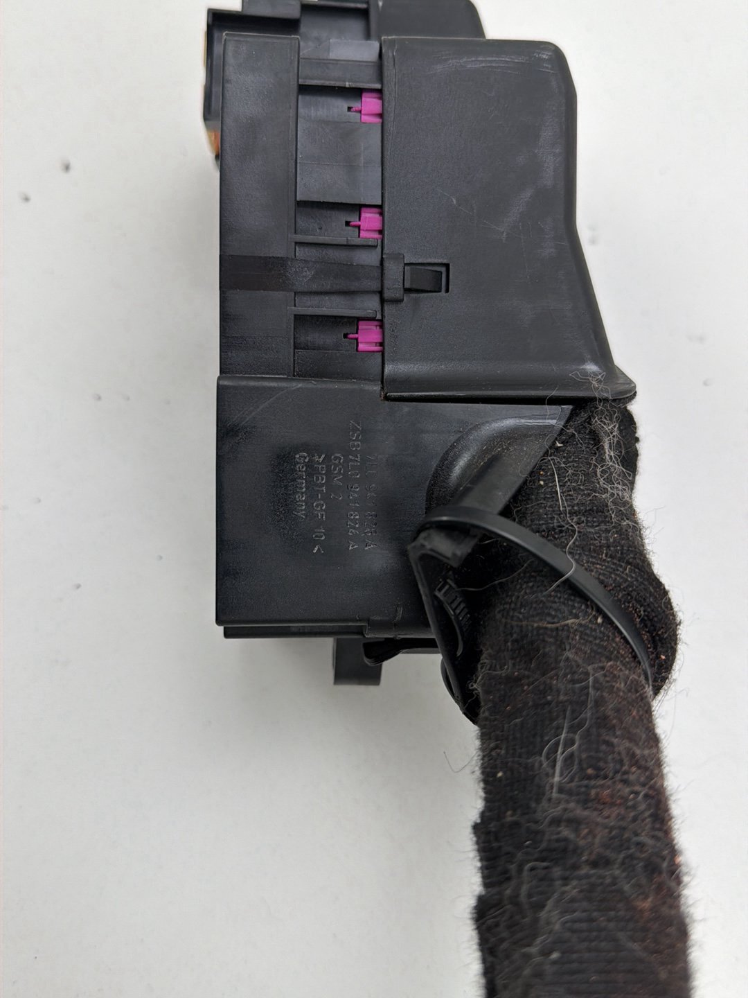 2003-2006 Porsche Cayenne Dashboard Fuse Relay Box 7L0941828A 7L0941824A OEM