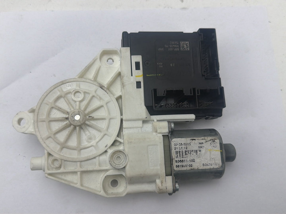 2012-2015 Volkswagen Passat Front Right Pasenger Side Window Regulator Motor OEM